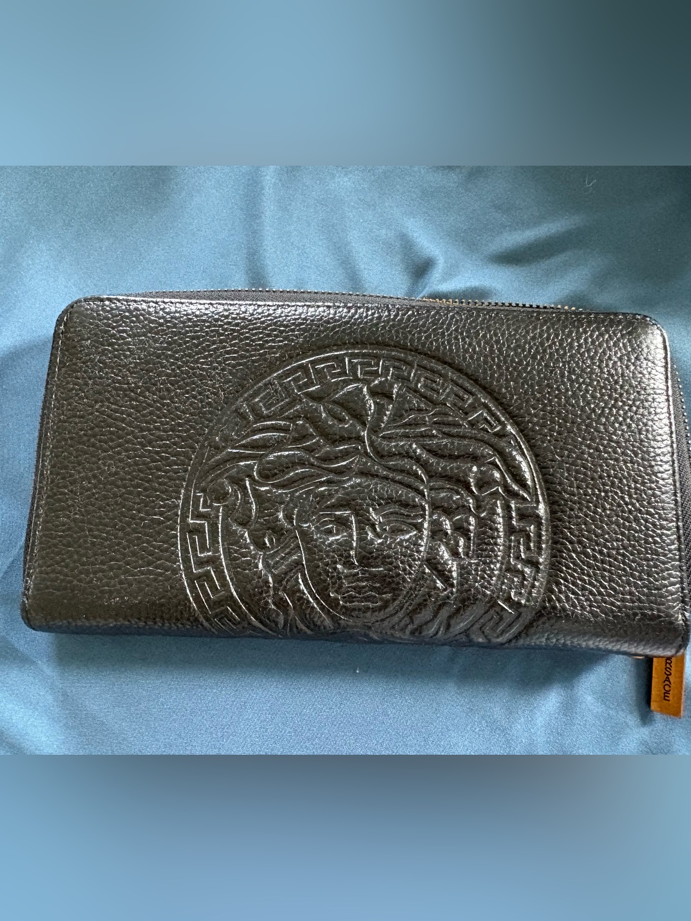 Men’s Black Zip-Around Wallet Medusa Logo Credit Card Folding